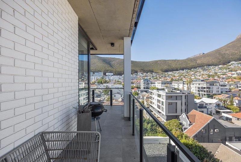 2 Bedroom Property for Sale in Sea Point Western Cape